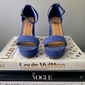Violet Blue Faux Suede Platform strappy sandals